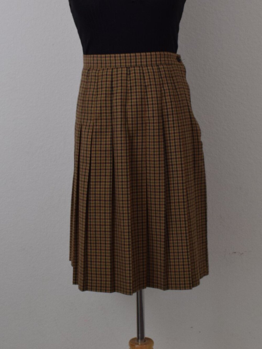 Vintage 90s Danielle B Brown Plaid Poly/Rayon Pleated Schoolgirl Skirt size 10 |